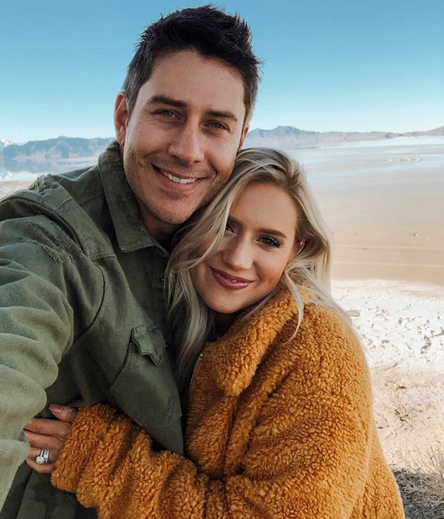 Arie Luyendyk S Wife Lauren Reveals She Suffered Miscarriage